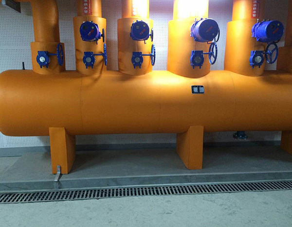 机房精密空调水系统 分水器的关键作用与保温措施解析